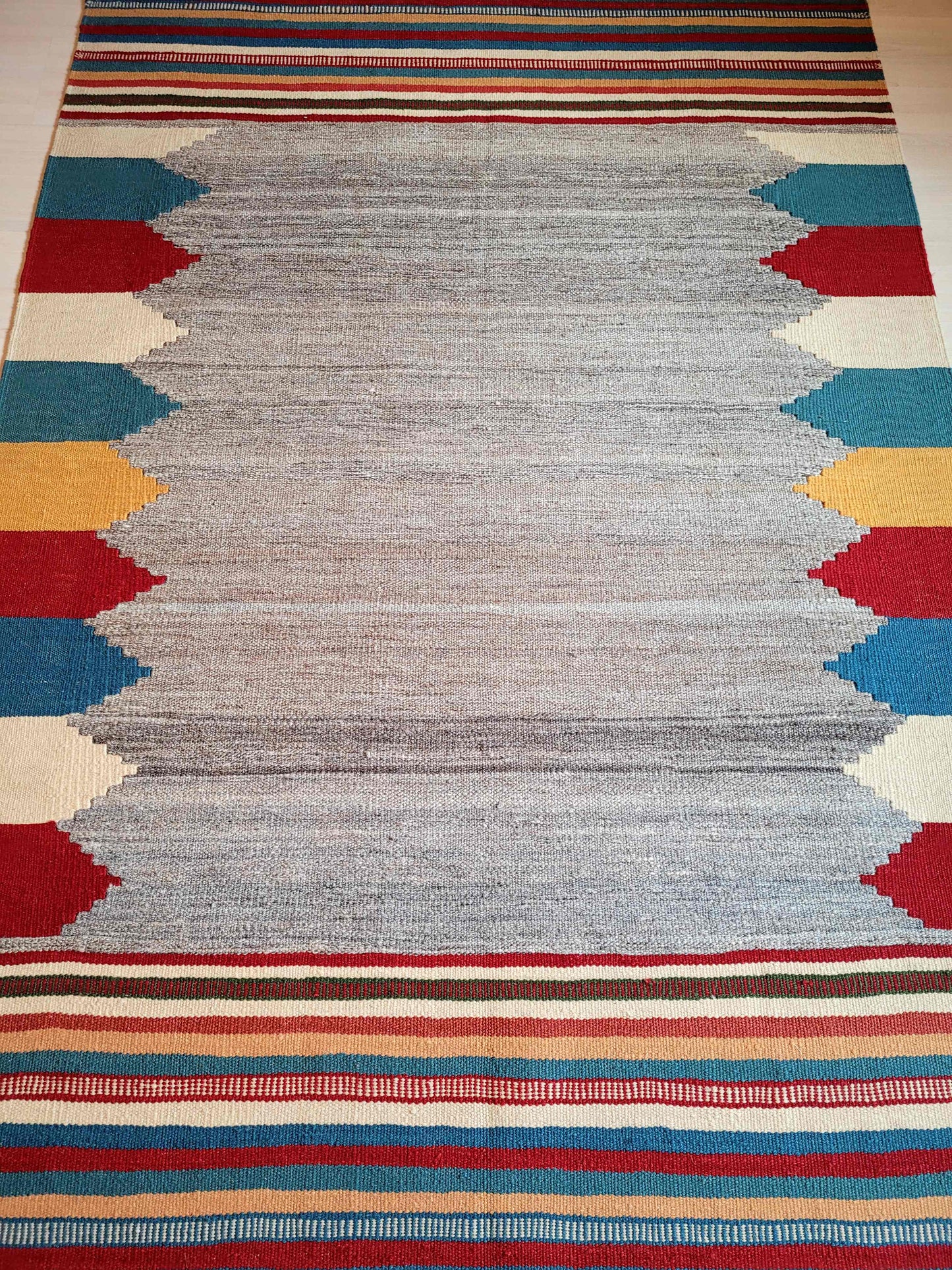 Kilim Qashqai, fein und eng gewebt