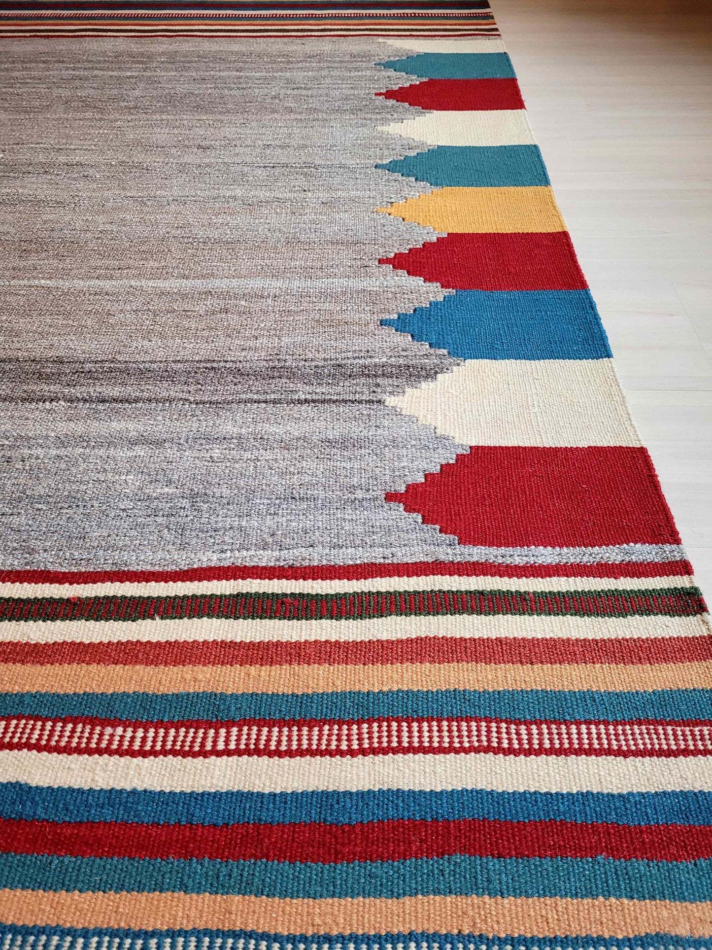 Kilim Qashqai, fein und eng gewebt